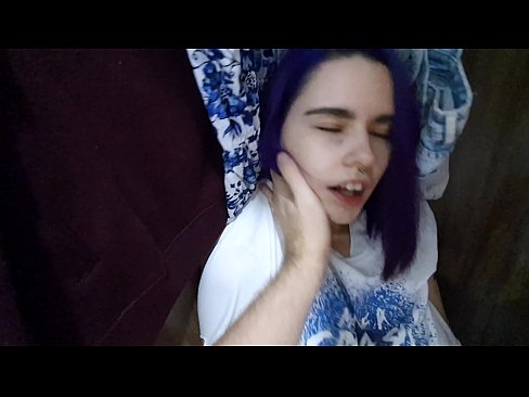 ❤️ Löysin siskoni kaapista ja autoin häntä laukeamaan ☑ Super seksi at us ❤